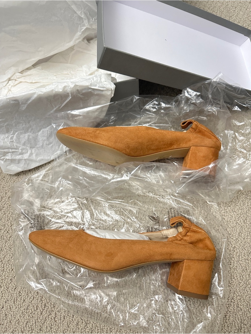NEW Everlane Suede Day Heel in Camel - Picture 3 of 5